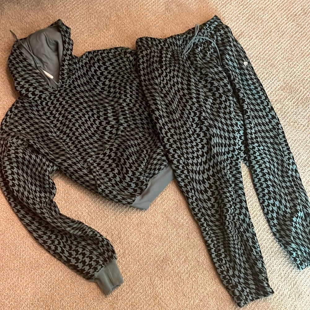 New without tags, cute Fabletics hoodie and jogger set.